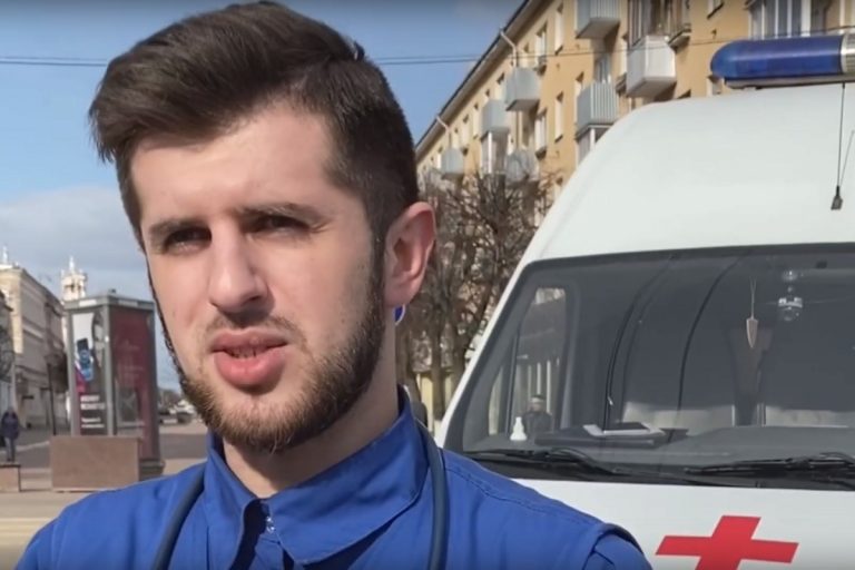 В Твери врач скорой помощи призвал граждан беречь себя и сидеть дома В Твери врач скорой помощи призвал граждан беречь себя и сидеть дома