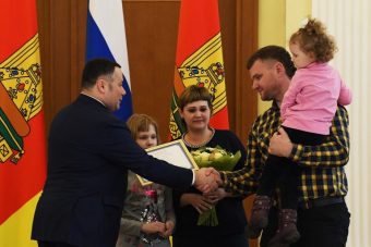С начала года 43 молодые семьи Тверского региона получили областные выплаты на погашение ипотеки при рождении детей