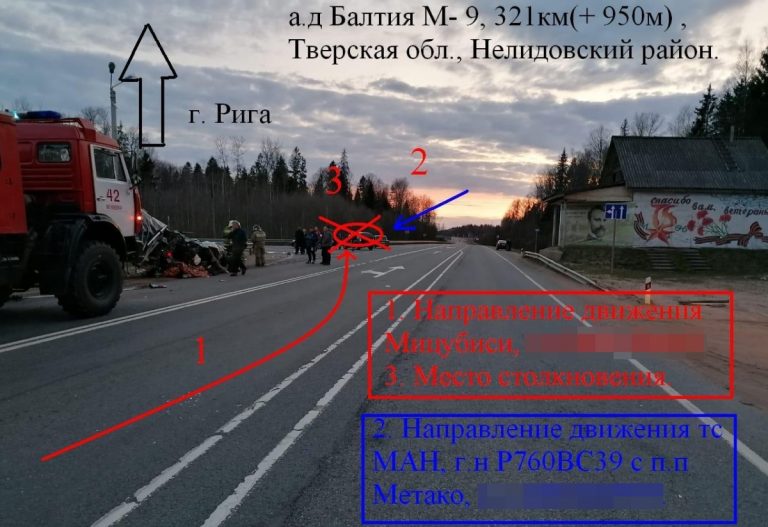 Два человека погибли в столкновении фуры и кроссовера в Тверской области