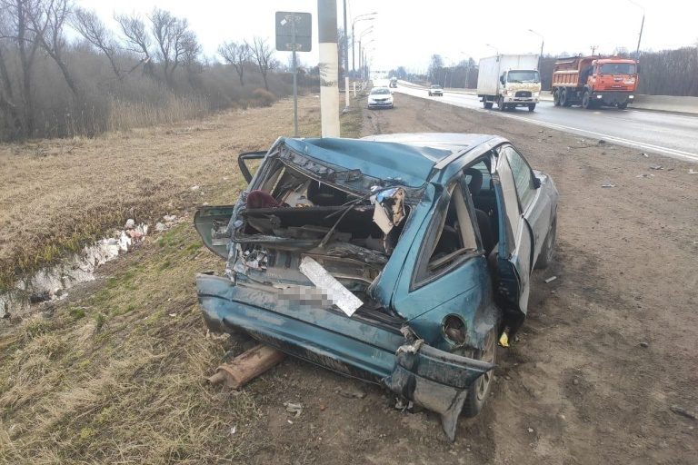 В Тверской области ГАЗель столкнулась с легковушкой, двое пострадали