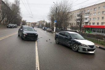 Ребенок пострадал при столкновении легковушек в Твери Ребенок пострадал при столкновении легковушек в Твери