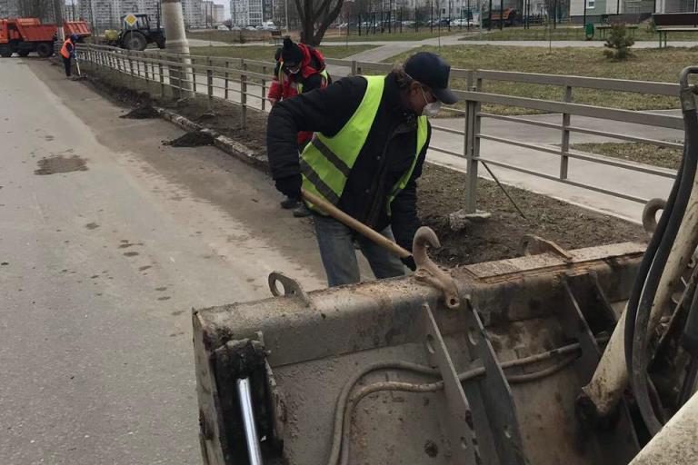 В Твери укладывают литой асфальтобетон на улице Коминтерна