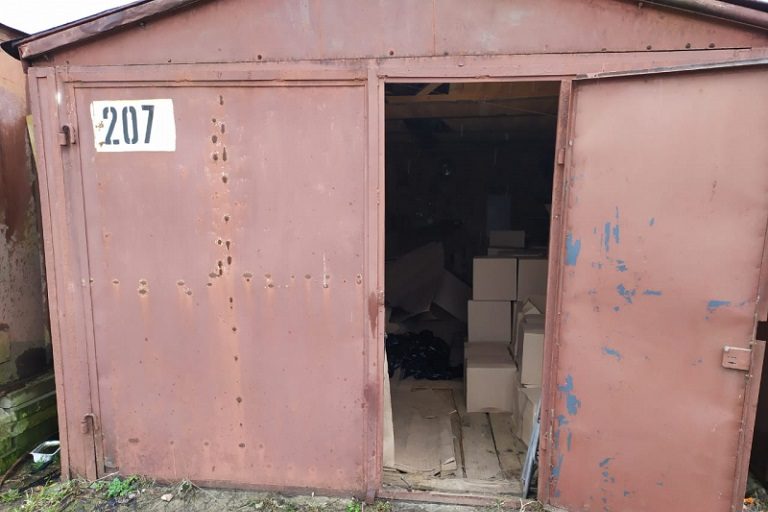 В Твери полицейские ликвидировали подпольный склад алкоголя