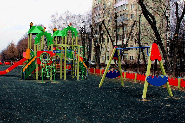 В 55 детсадах Тверской области установят новые детские уличные игровые комплексы
