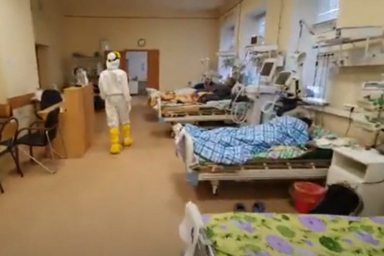 Врач опубликовал видео из инфекционного госпиталя в Твери