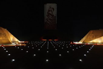 Опубликованы ночные фото ржевского мемориала Советскому солдату с подсветкой Опубликованы ночные фото ржевского мемориала Советскому солдату с подсветкой