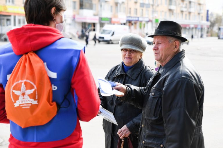 В Тверской области начали бесплатно раздавать миллион защитных масок