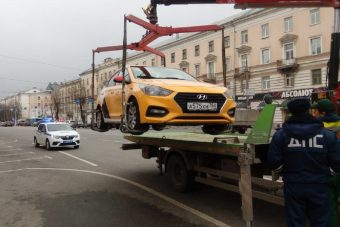 В Твери незаконно возили пассажиров таксисты из Москвы