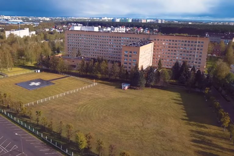 Телеканал RT снял фильм о том, как лечат «тяжелых» больных с коронавирусом в Тверской ОКБ