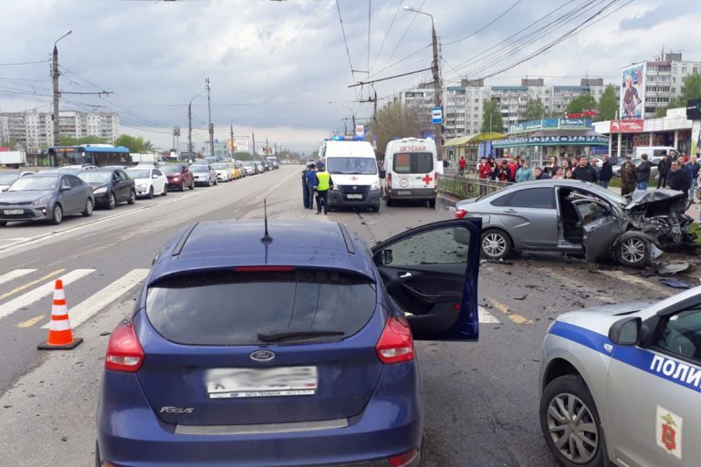 Опубликовано видео ДТП с пострадавшими в микрорайоне "Южный" в Твери