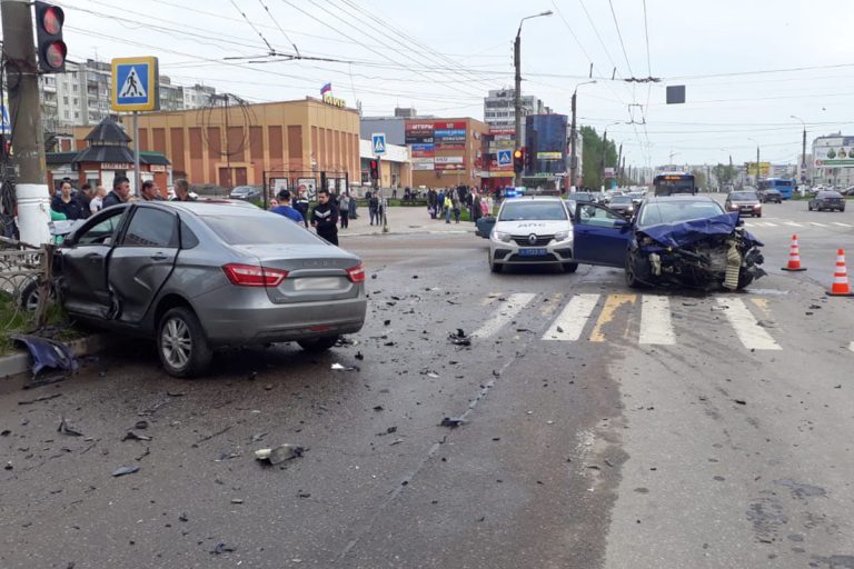 Опубликовано видео ДТП с пострадавшими в микрорайоне "Южный" в Твери