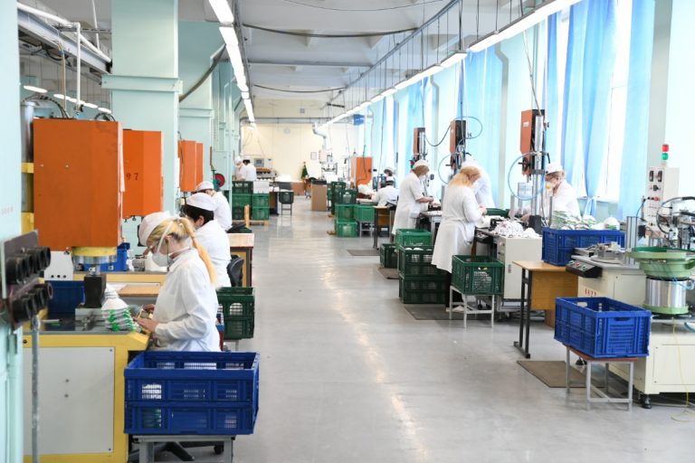Кимрская фабрика доставила в новый инфекционный госпиталь Твери средства индивидуальной защиты