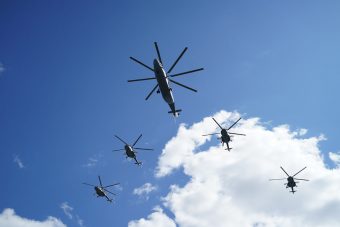 Парадный пролёт авиации в День Победы над Тверью сняли на видео