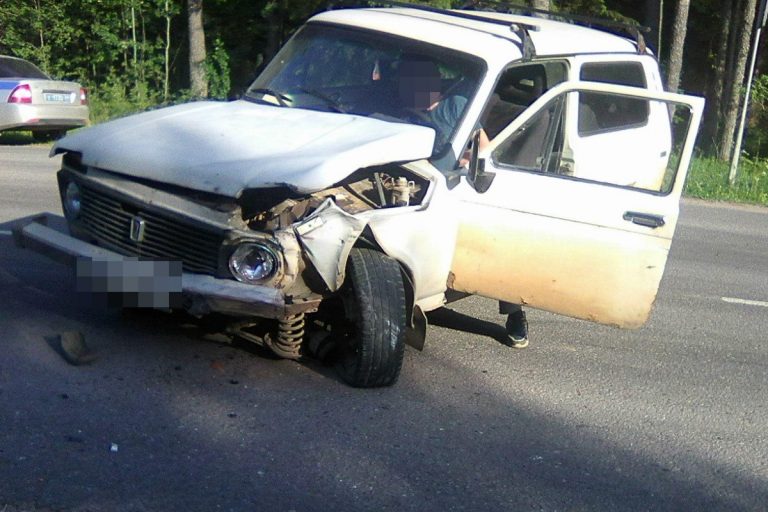 В Тверской области водитель пострадал в столкновении двух автомобилей