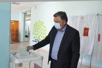 Глава Твери Алексей Огоньков принял участие в голосование по поправкам в Конституцию