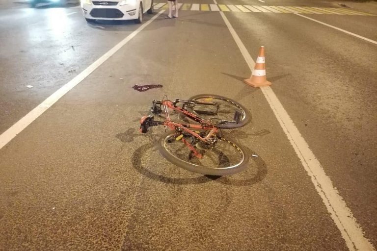 В Твери сбили несовершеннолетнего велосипедиста В Твери сбили несовершеннолетнего велосипедиста