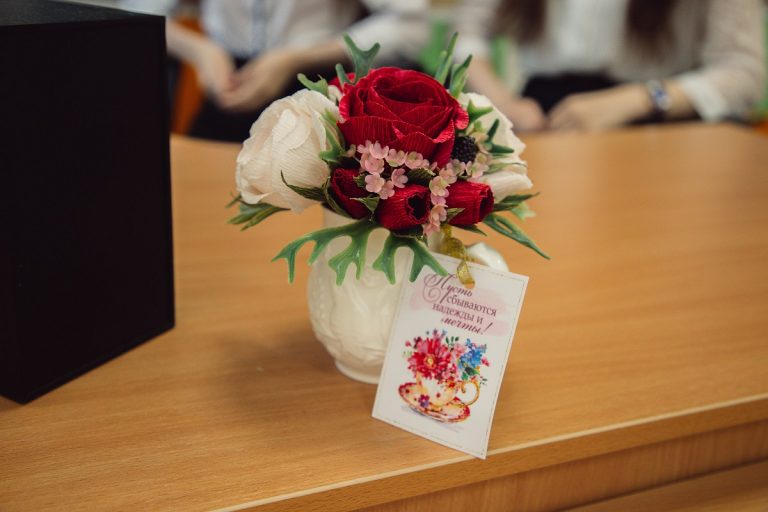 Губернатор Тверской области поздравил золотых медалистов с окончанием школы