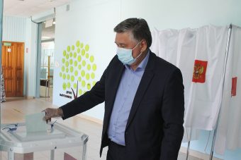Глава Твери Алексей Огоньков принял участие в голосование по поправкам в Конституцию