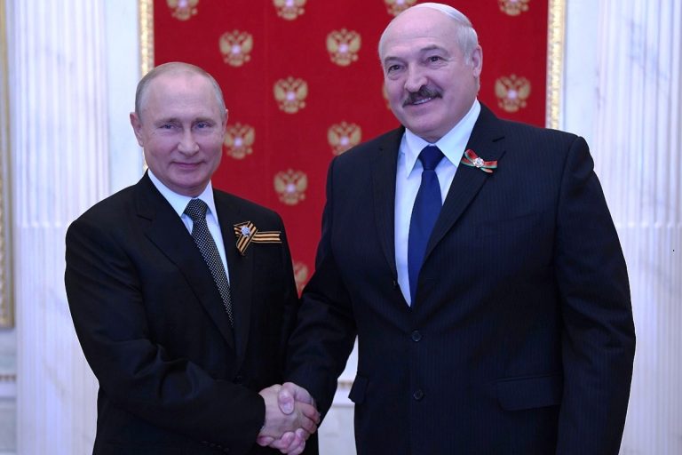 Владимир Путин пригласил на открытие Ржевского мемориала Советскому солдату Александра Лукашенко
