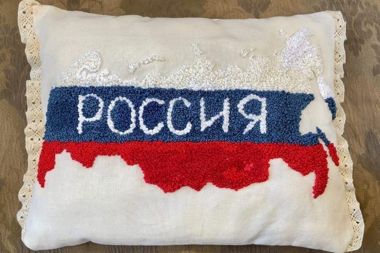 Жителей Верхневолжья приглашают к участию в акции по созданию триколора Жителей Верхневолжья приглашают к участию в акции по созданию триколора