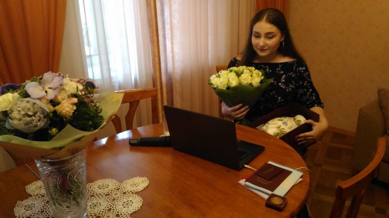 Губернатор Тверской области поздравил золотых медалистов с окончанием школы