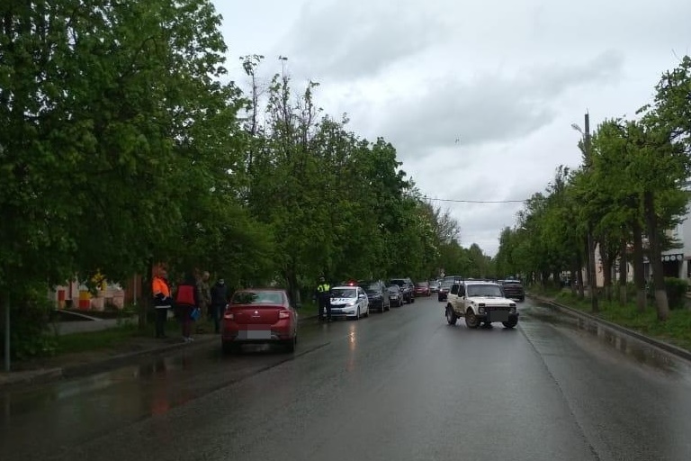 В столкновении легковушек в Тверской области пострадала женщина-водитель
