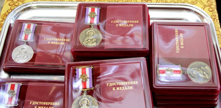 Медики Тверской области удостоены епархиальных наград
