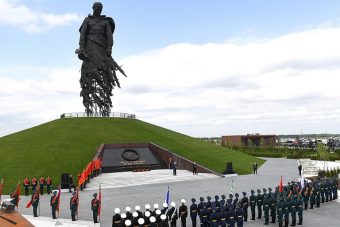 Владимир Путин открыл Ржевский мемориал Советскому солдату в Тверской области