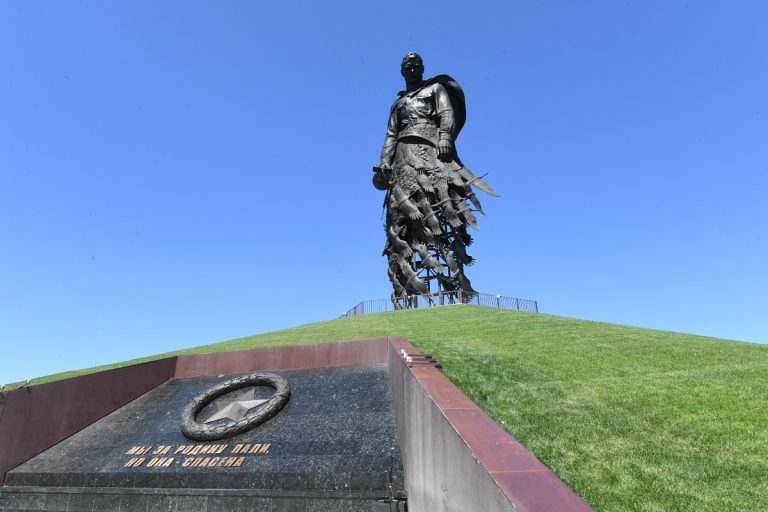 Ржевский мемориал Советскому солдату за неделю посетили более 30 тысяч человек