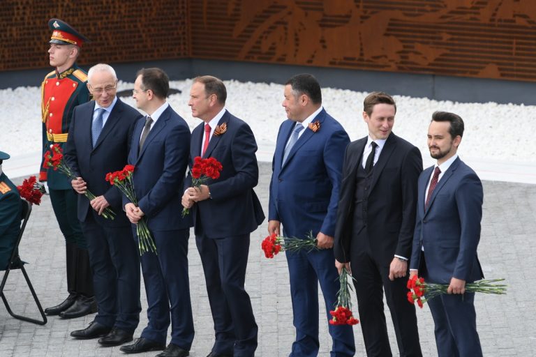 Владимир Путин открыл Ржевский мемориал Советскому солдату в Тверской области