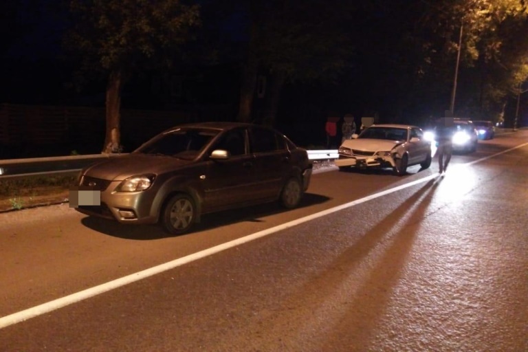 Водитель пострадал в столкновении двух автомобилей на М-10 в Тверской области