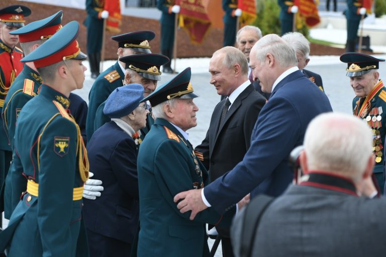 Владимир Путин открыл Ржевский мемориал Советскому солдату в Тверской области