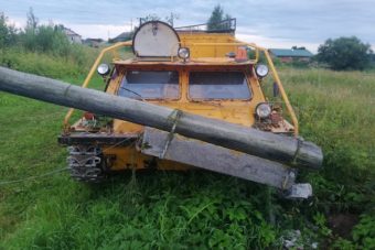 Двое пьяных жителей Тверской области угнали вездеход и снесли опору ЛЭП
