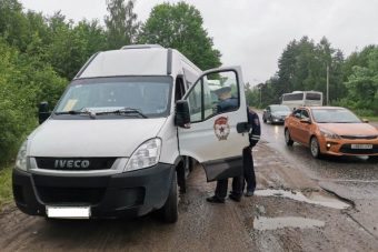 В Твери сотрудники ГИБДД ловили автобусы-нарушители