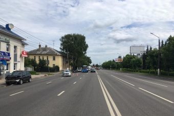 На Октябрьском проспекте в Твери столкнулись две иномарки