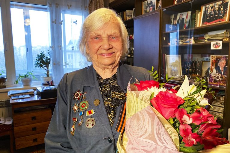 Игорь Руденя поздравил с днём рождения освободительницу Калинина Антонину Филипповну Гордееву