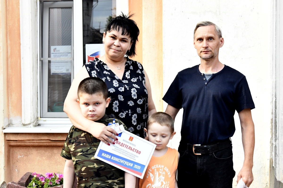 Ветераны-участники открытия Ржевского мемориала Советскому солдату проголосовали на дому