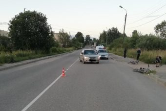 В Тверской области легковушка сбила 12-летнего велосипедиста