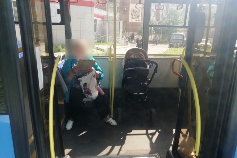 В тверской маршрутке травмировался годовалый малыш