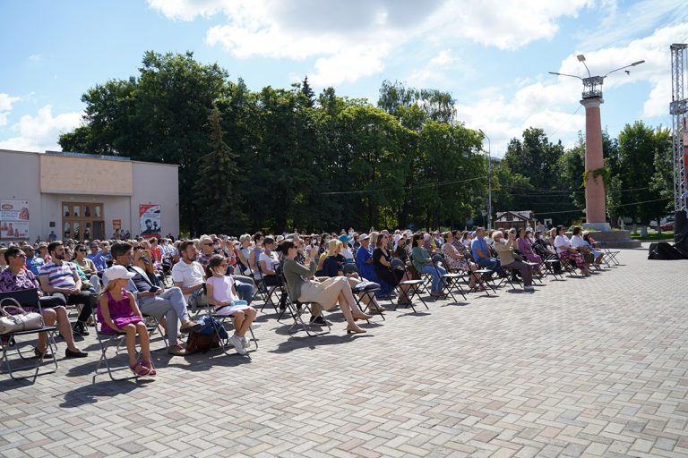 В Твери на площади Славы выступил Симфонический оркестр Мариинского театра под руководством Валерия Гергиева