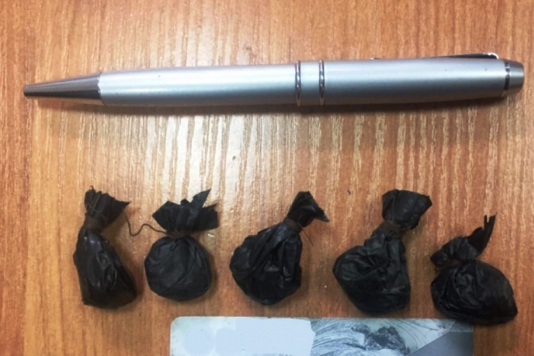 Жителя Твери задержали с пятью свёртками героина