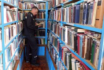 В Тверской области назван самый популярный писатель в среде осужденных