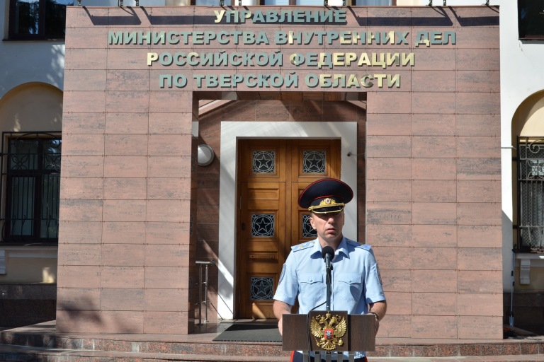 В Твери полицейским вручили ключи от 25 новых служебных автомобилей