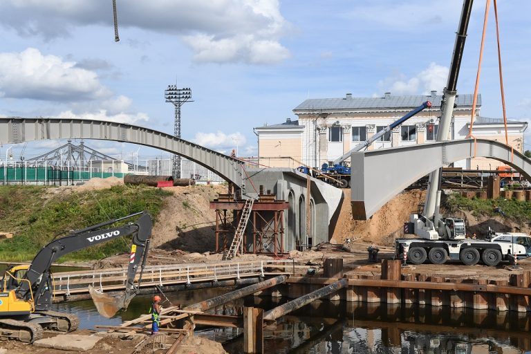 Игорь Руденя посетил место строительства моста через Тьмаку в Твери