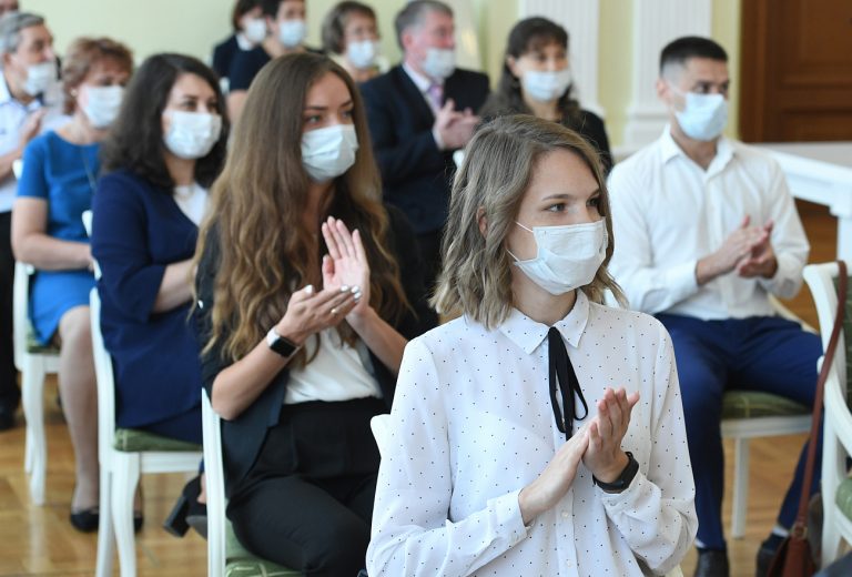 Жителям Тверской области вручены государственные и региональные награды