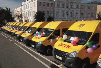 Образовательным учрежденим Тверской области переданы 30 новых школьных автобусов Образовательным учрежденим Тверской области переданы 30 новых школьных автобусов