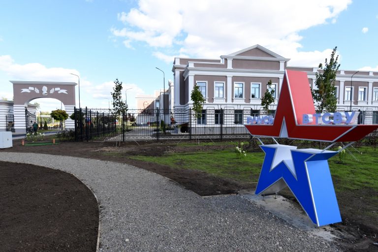 Готовность нового суворовского училища в Твери проверили губернатор Игорь Руденя и замминистра обороны