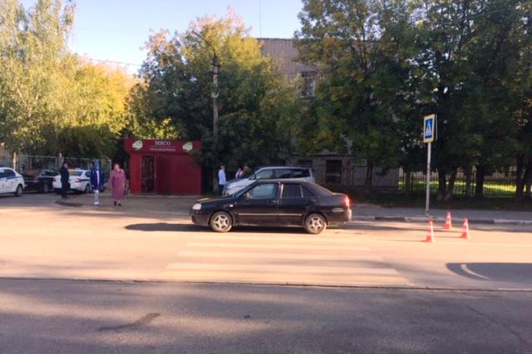 На пешеходном переходе в Твери легковушка сбила 11-летнюю девочку