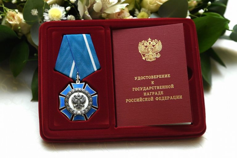 Губернатор Игорь Руденя вручил тверскому ветерану Орден Почета
