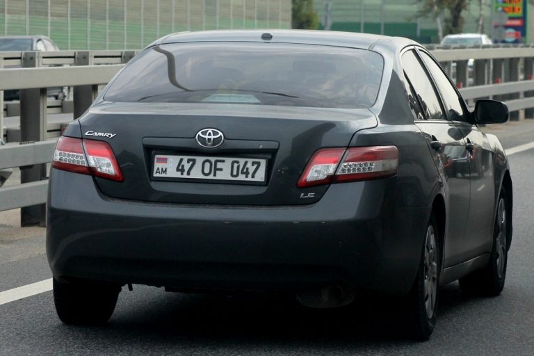 ГИБДД объявила "охоту" на автомобили с армянскими номерами